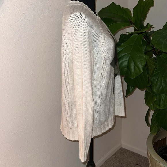 wooden ships Women’s Camo Star Raglan Snow White Sweater - Picture 8 of 16